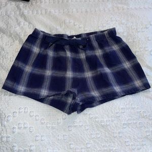 Love to lounge size M shorts